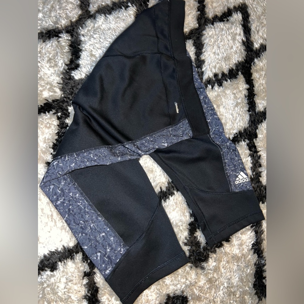 Adidas tech drift climalite crop leggings size L